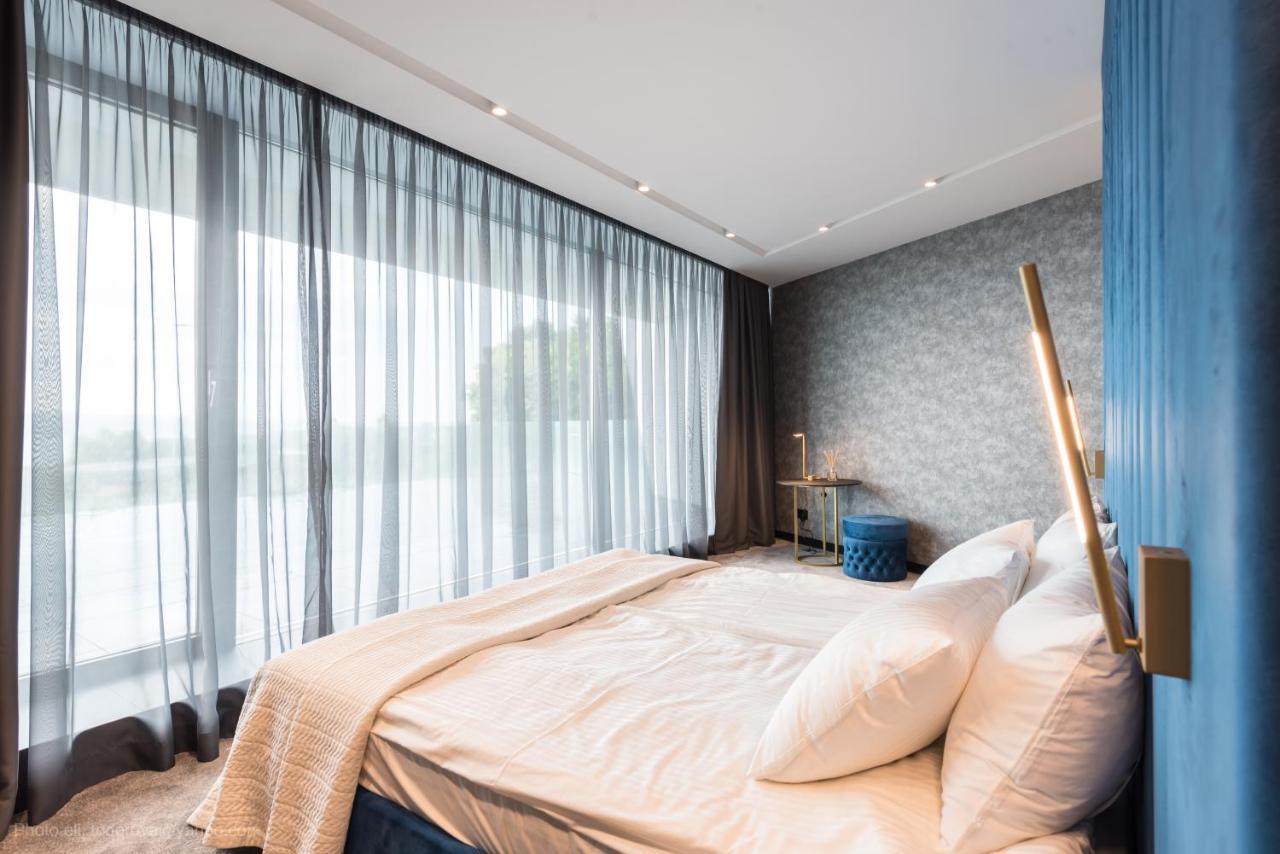 Lotus Luxury Rooms Varna ภายนอก รูปภาพ