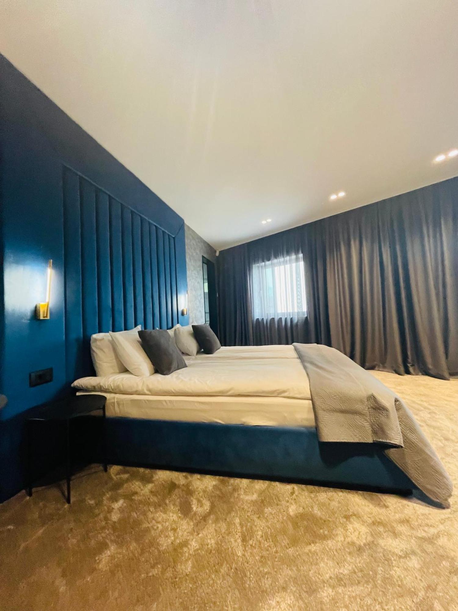 Lotus Luxury Rooms Varna ภายนอก รูปภาพ